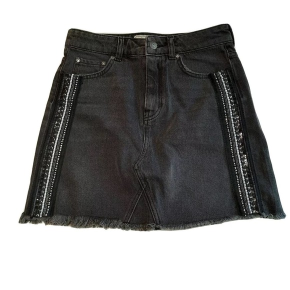 Free People Embellished Mini Side Stripe Sequined Black Jean Skirt Womens Size 6 - Picture 1 of 5